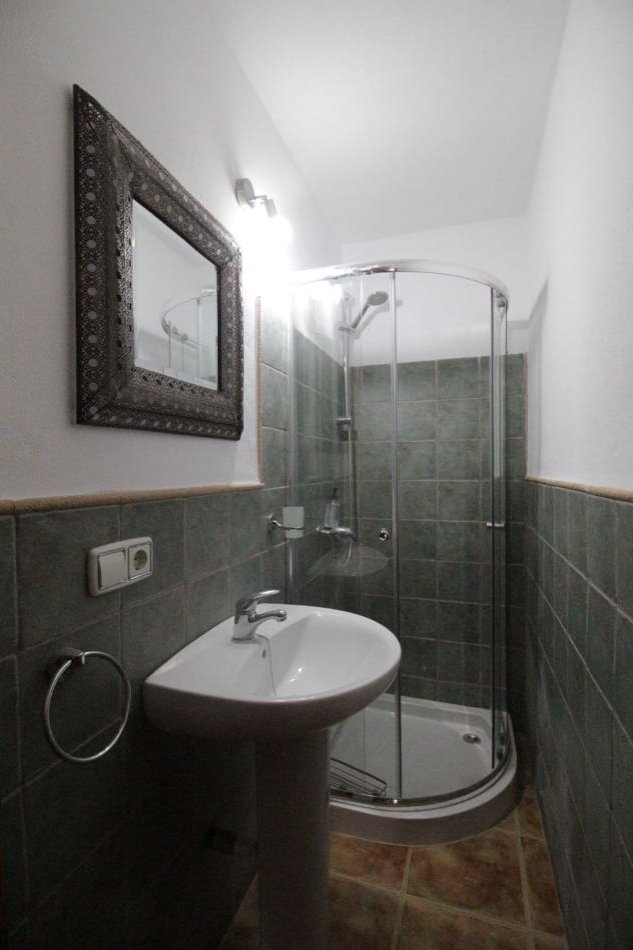 Second bathroom at Calle Horno