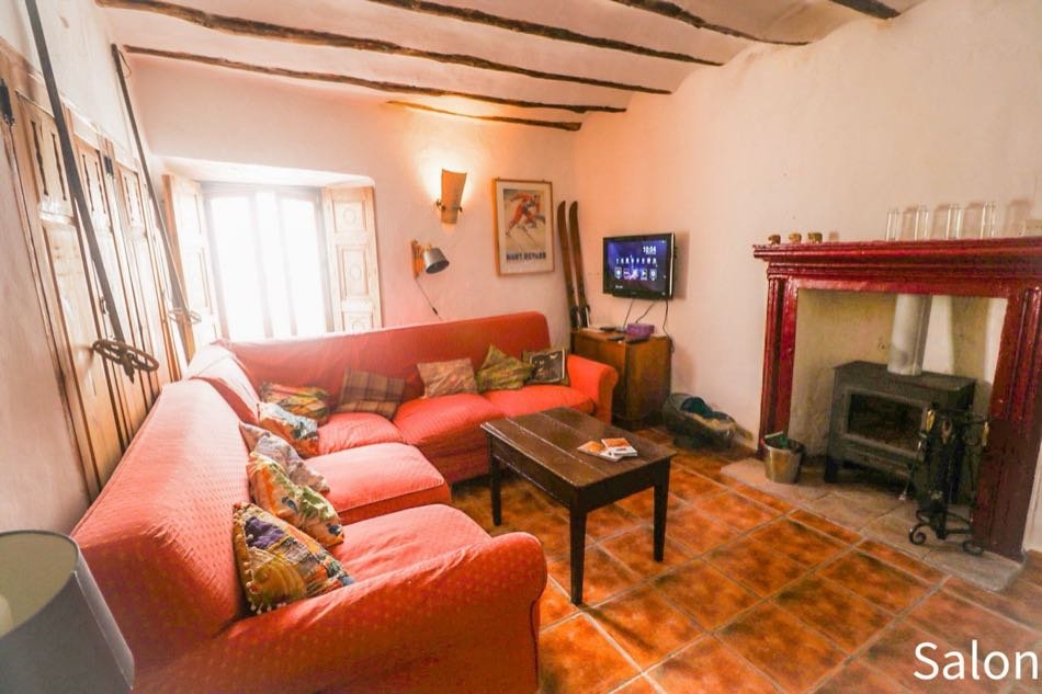 Traditionally decorated living room at Calle Horno