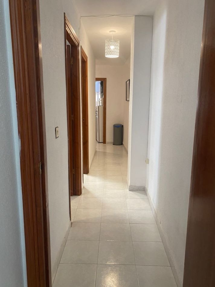 Hallway at Piso 2, Pisos Baza