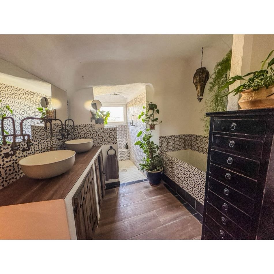 Bathroom at Cueva Ventica