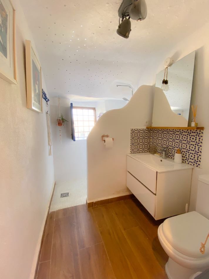 Second bathroom at Cueva Ventica