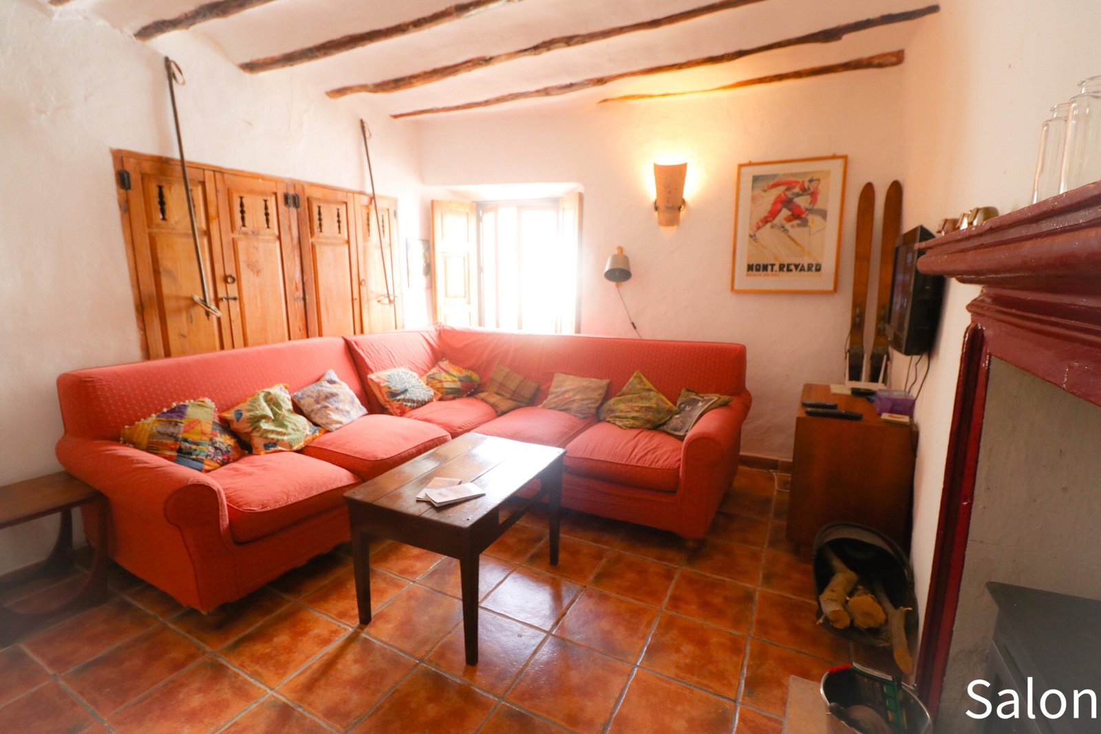 Traditionally decorated living room at Calle Horno