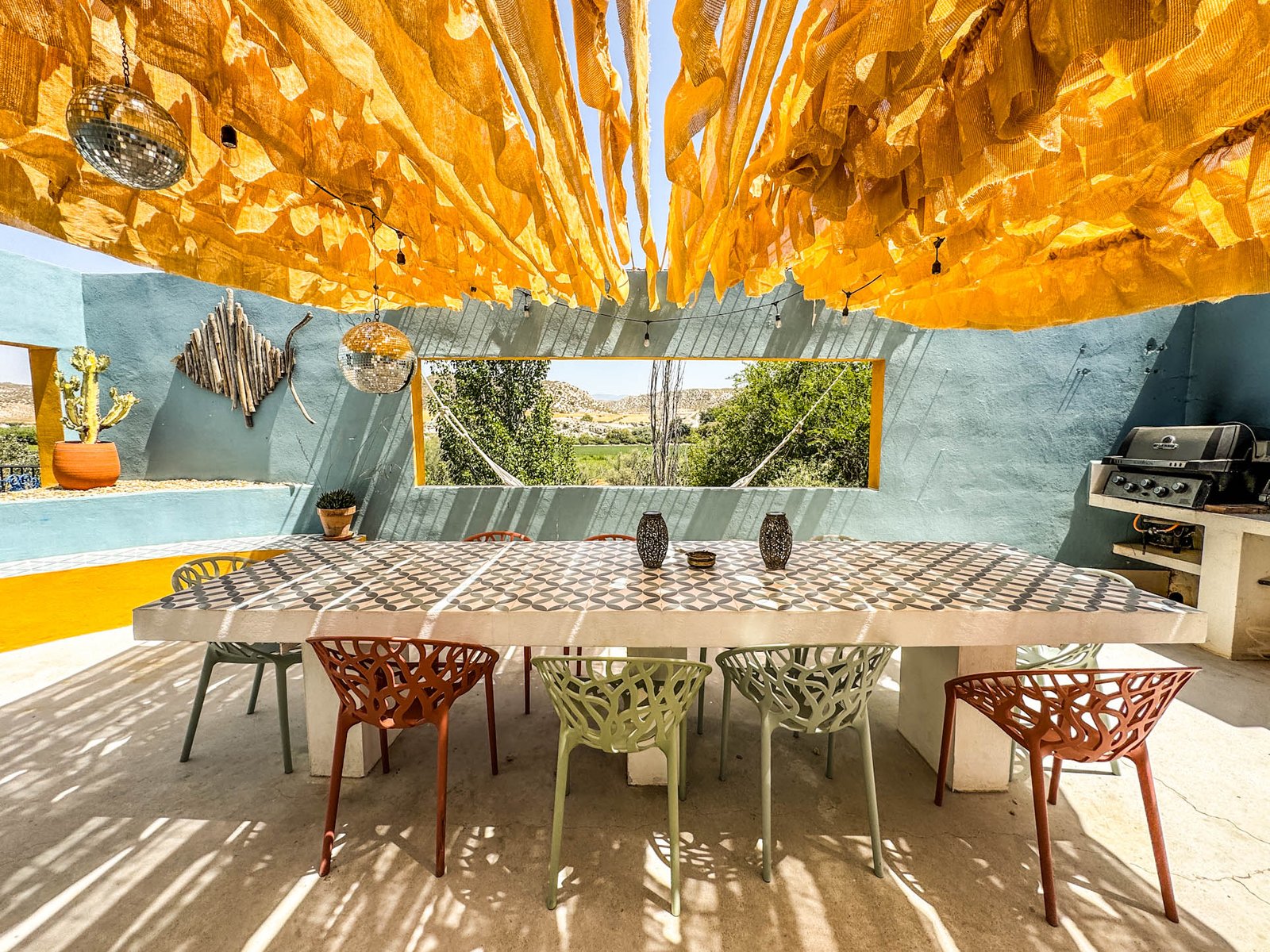 Outdoor dining table at Cueva Ventica